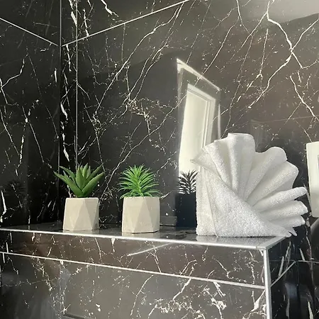 Elite - Free Parking Спліт