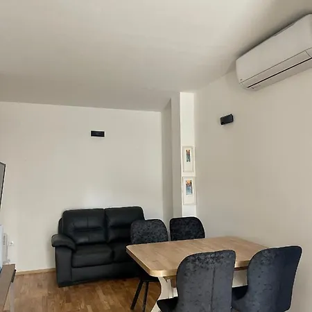 Elite - Free Parking Guest house