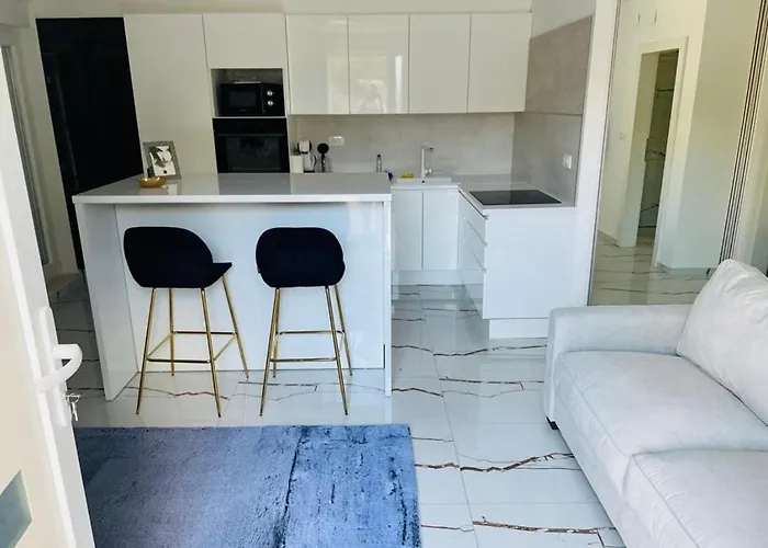 Elite - Free Parking 4* Split